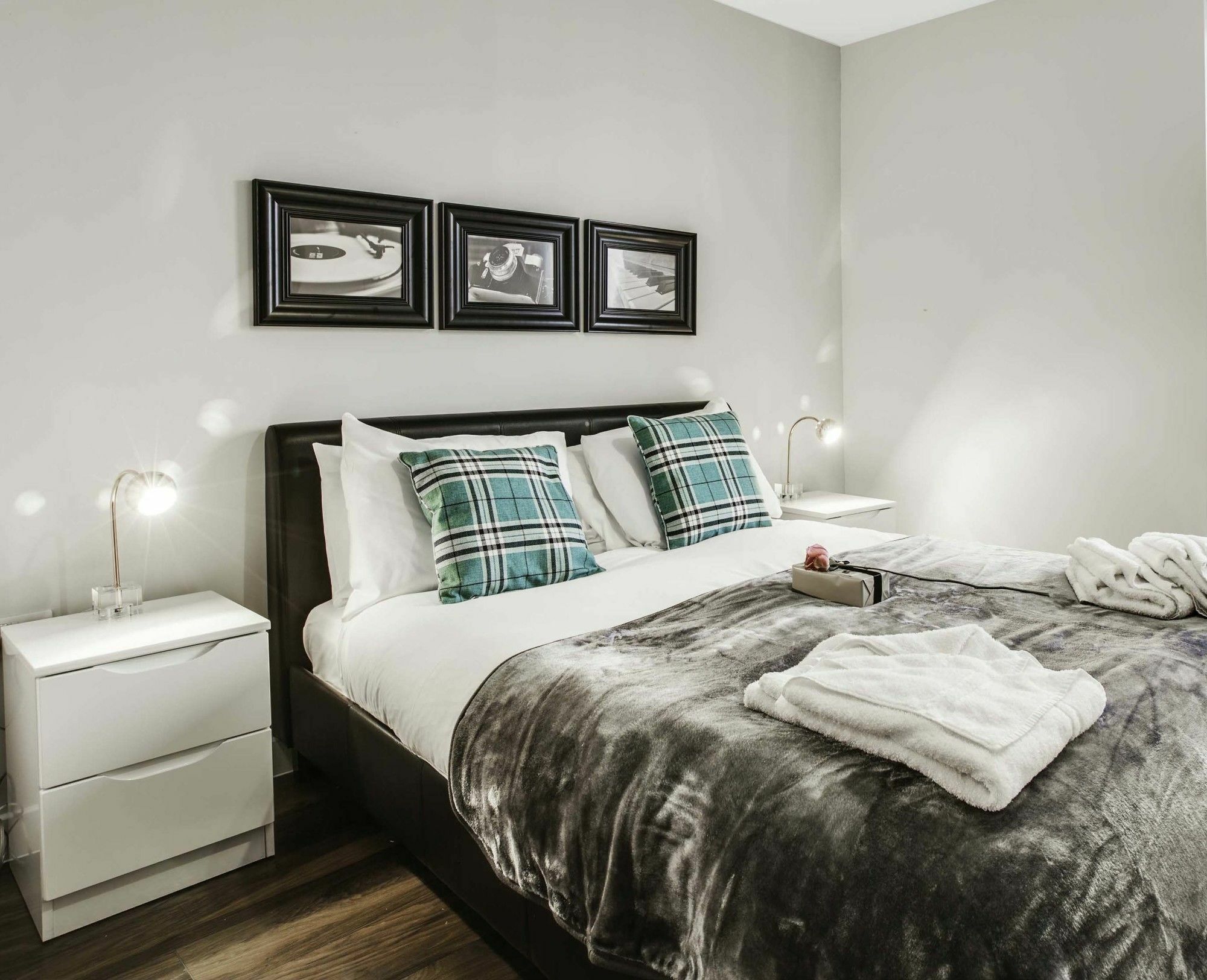 Approved Serviced Apartments Gorse Hill แมนเชสเตอร์ ภายนอก รูปภาพ